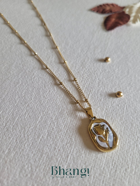Vintage Rose Necklace