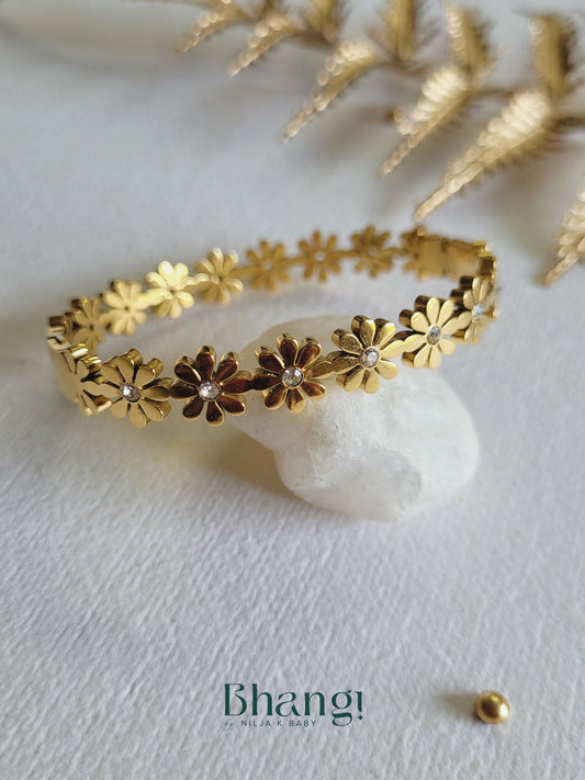 Sunny Daisy Bangle