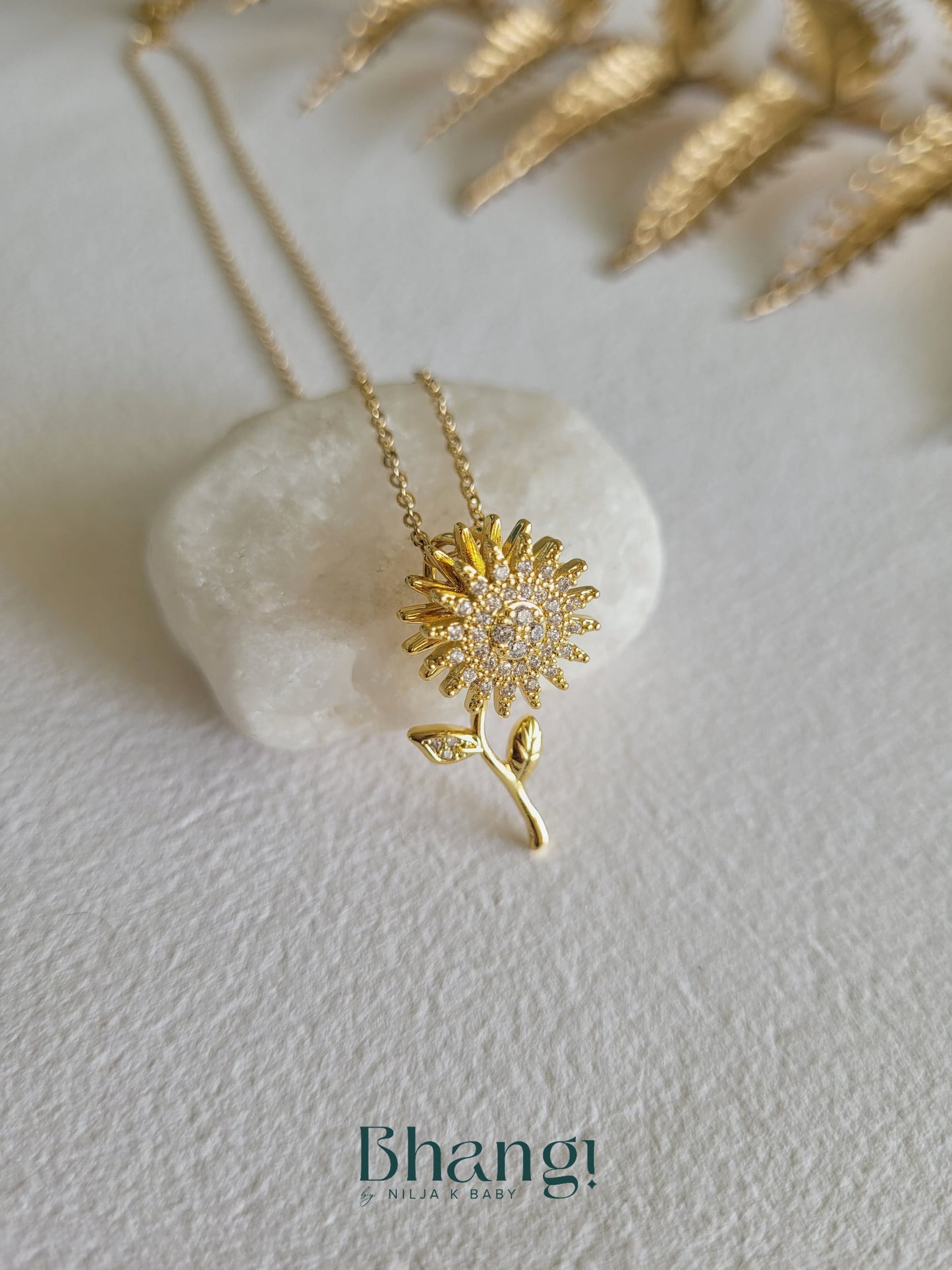 Golden Twirl Bloom Necklace