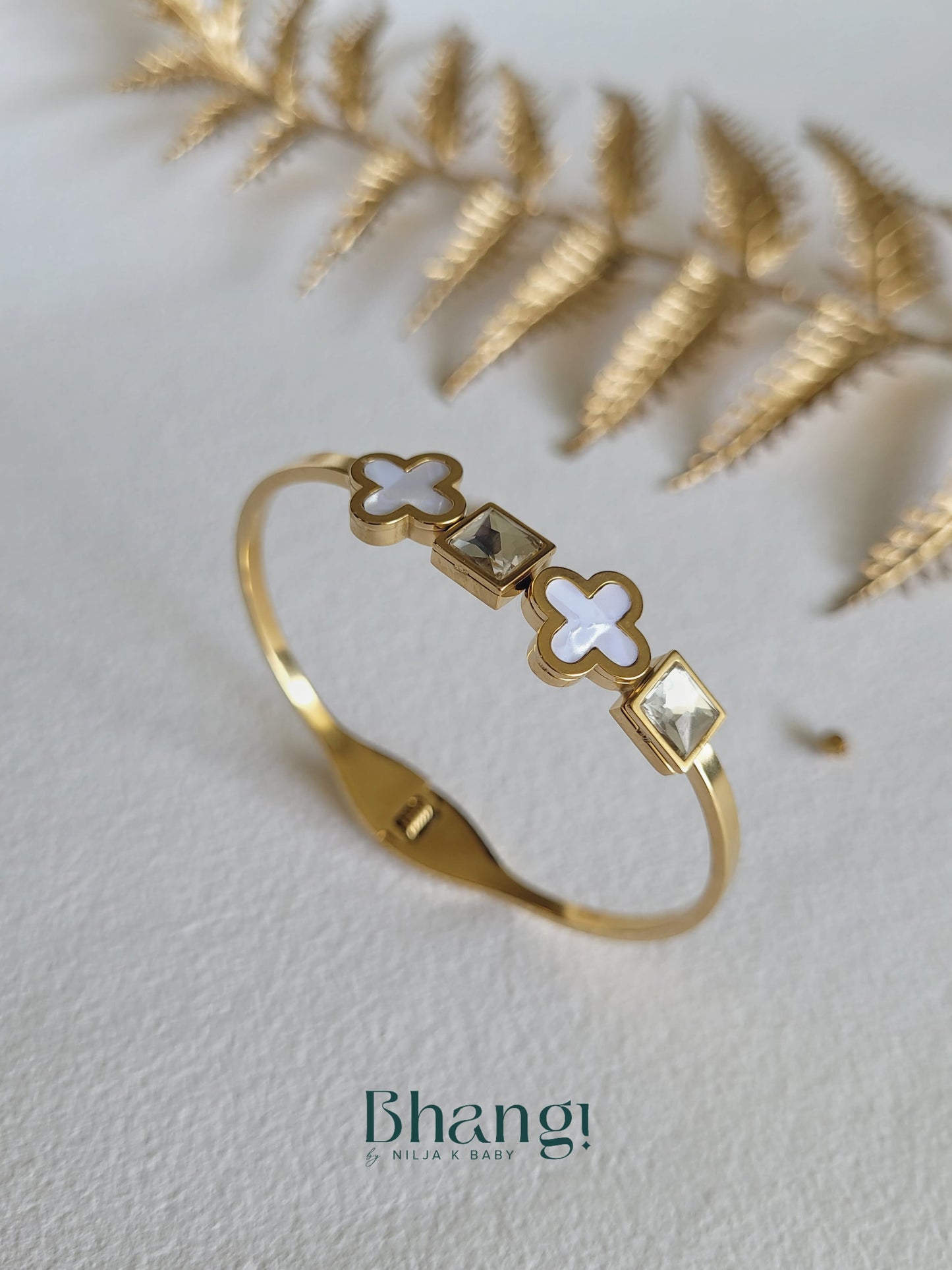 Golden Clover & Square Bangle