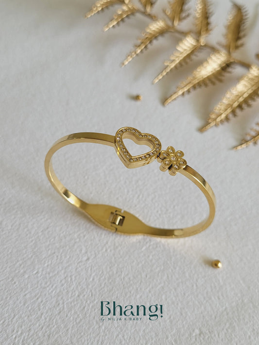 Golden Heart Blossom Bangle