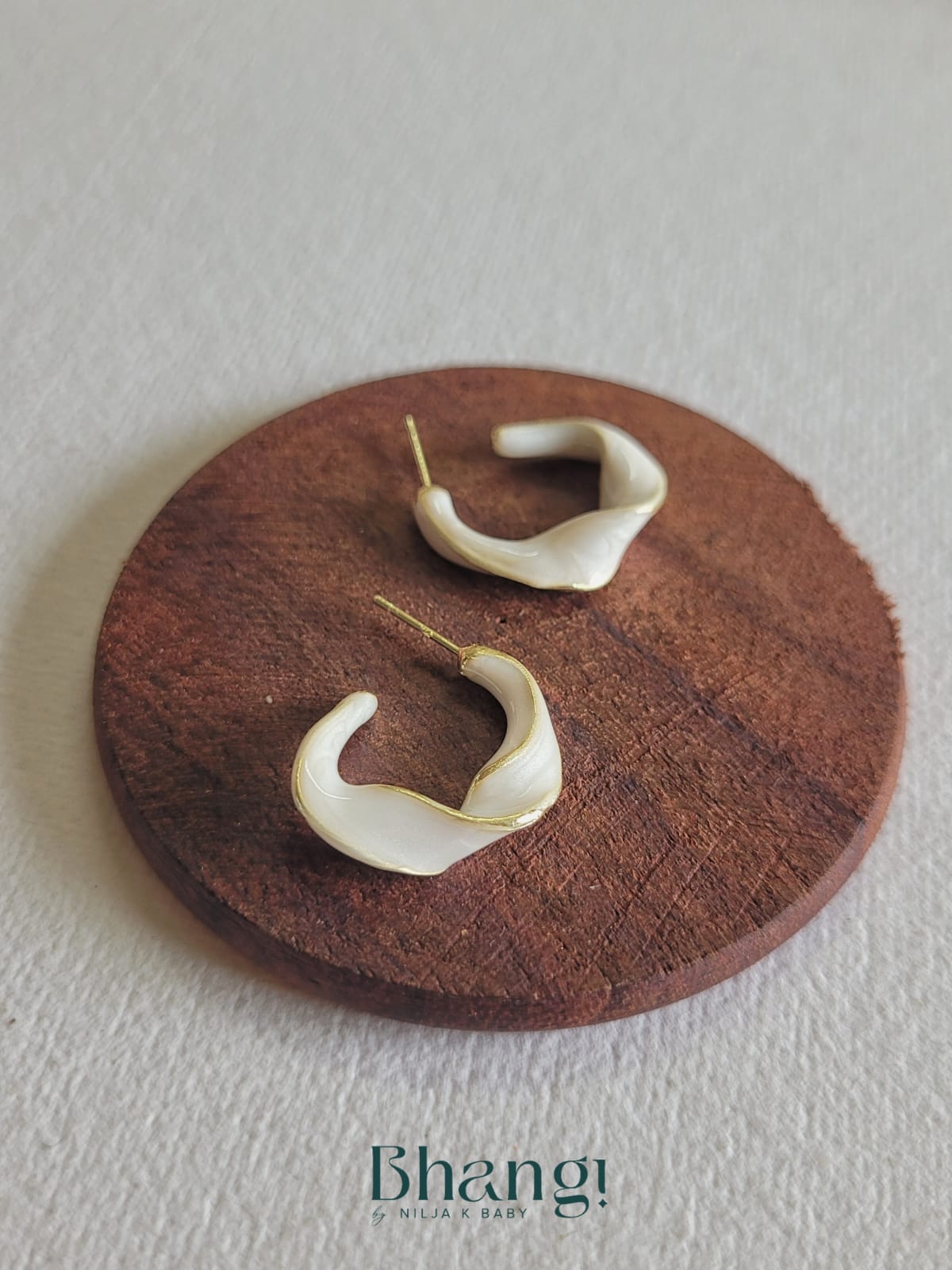 Golden Twist White Hoops