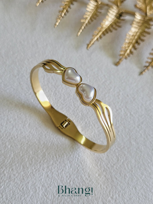 Twin Heart Pearl Bangle