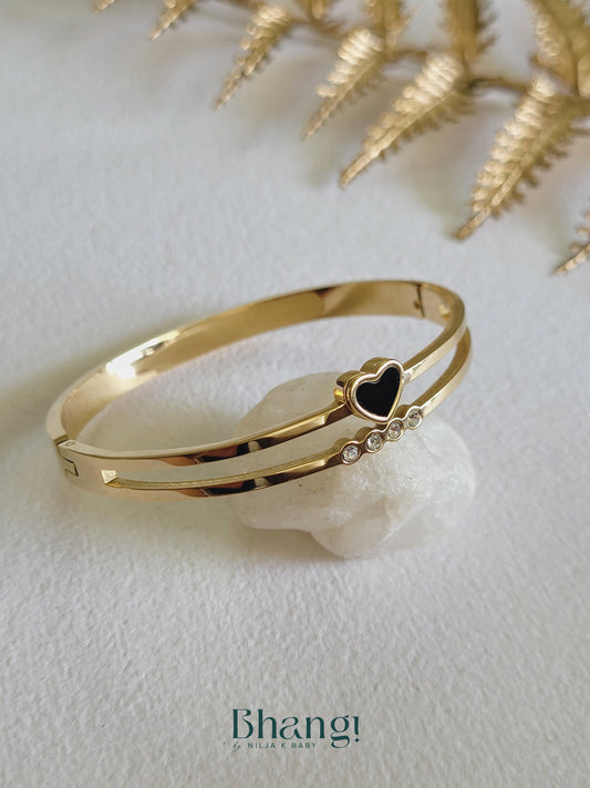 Golden Heart Whisper Bangle
