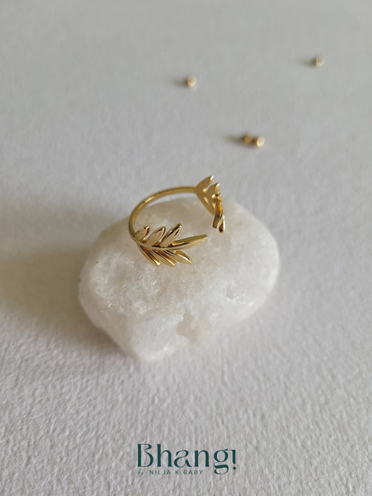 Whispering Palm Ring