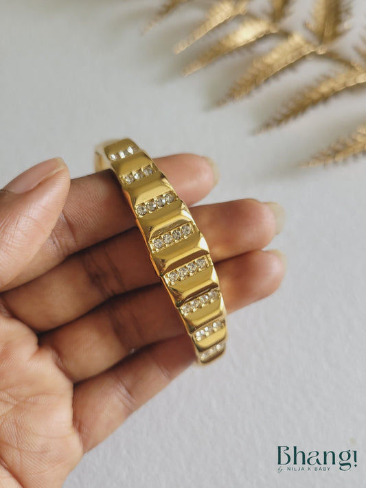 Glint Bar Bangle