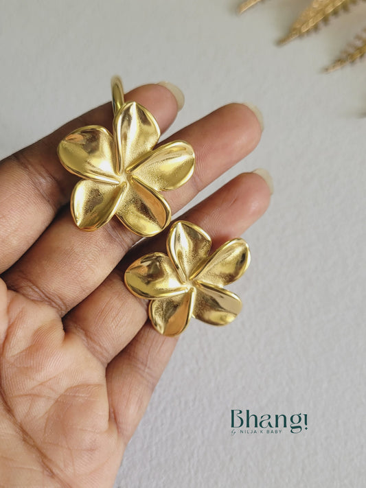 Gold Blossom Open Bangle