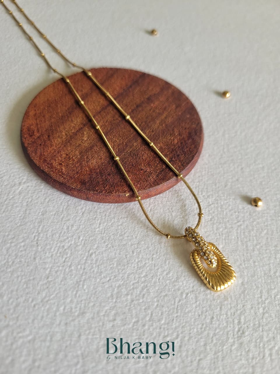Aurelia Loop Pendant Necklace