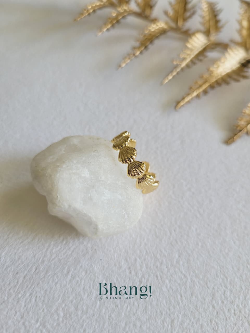 Golden Shell Band Ring