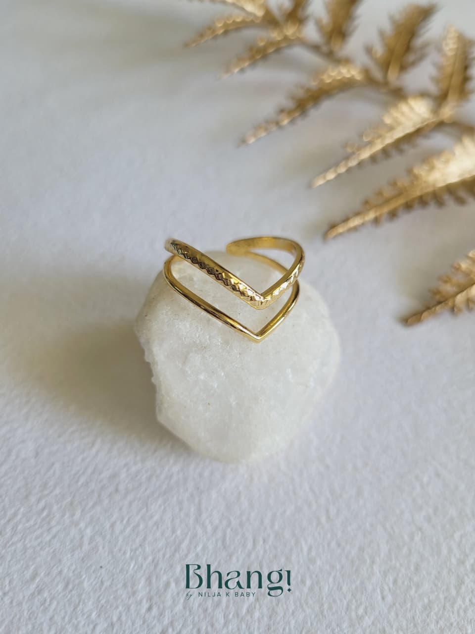 Radiant V Ring