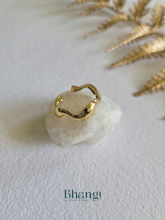 Fluid Grace Ring