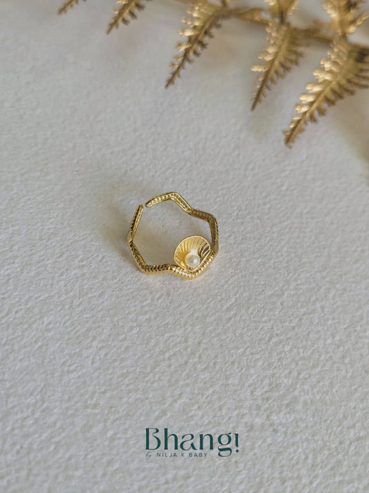 Shell Pearl Hexa Ring