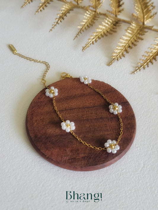 Daisy Chain Charm Bracelet