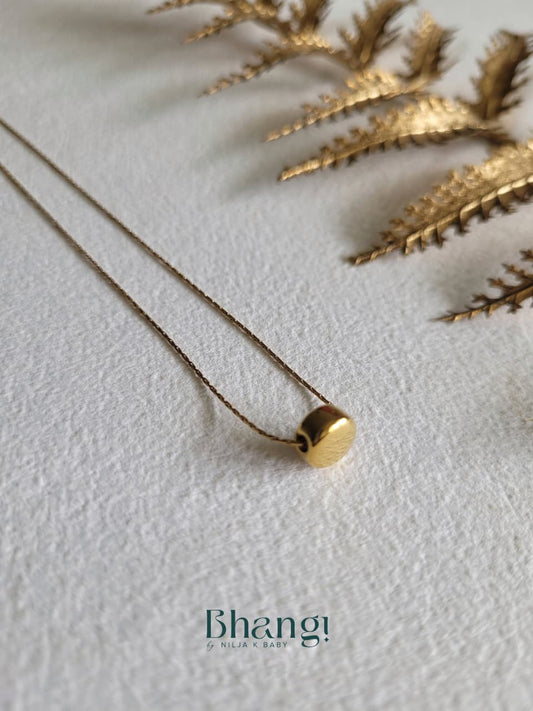 Luna Dot Minimal Necklace