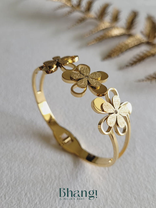 Bloomline Petal Bangle