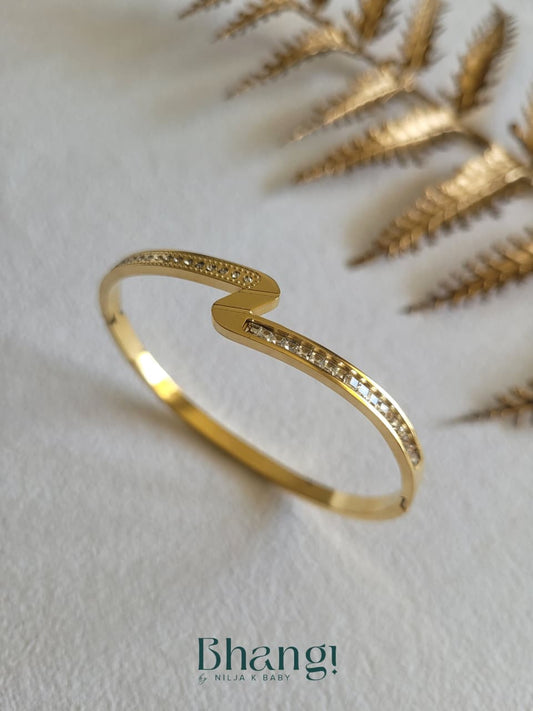 Celeste Arc Bangle
