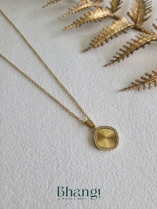 Aurelia Halo Necklace