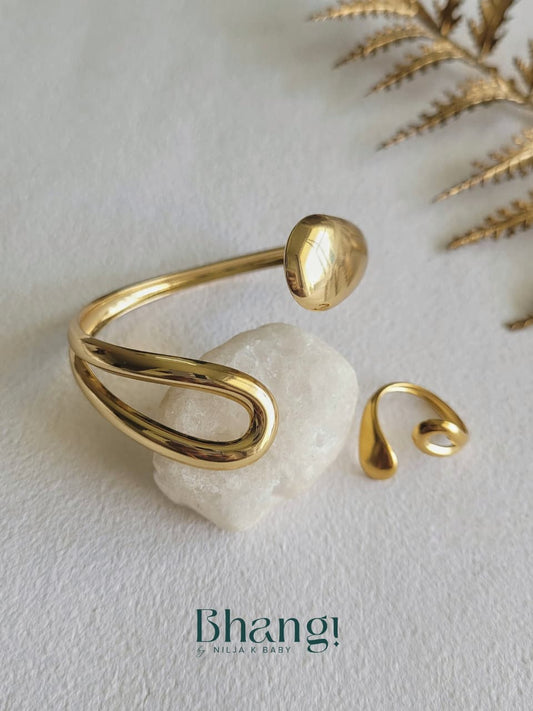 Fluid Gold Cuff & Ring Set
