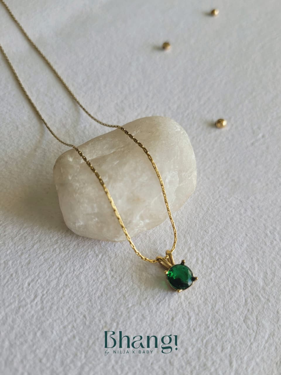 Emerald Glow Pendant Necklace