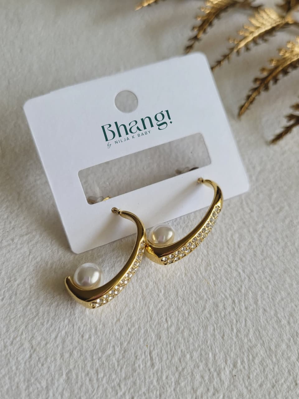 Pearl Glow Curve Earrings