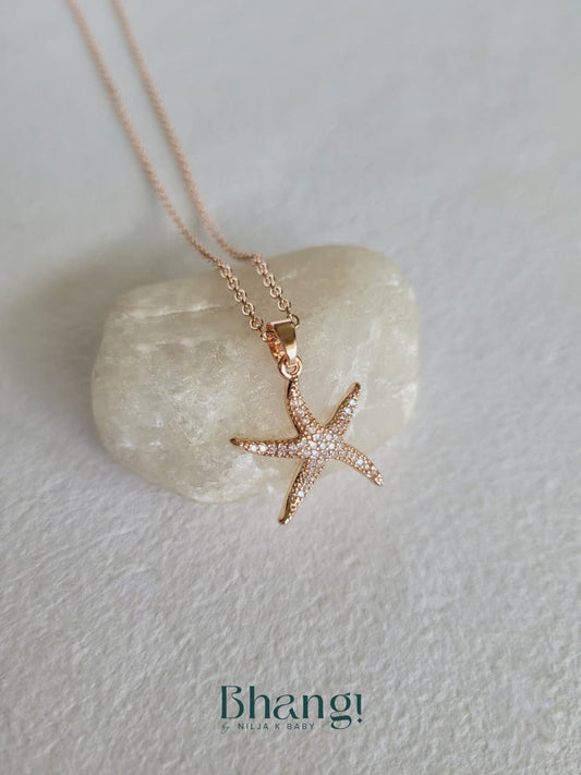 Stella Tide Pendant Necklace
