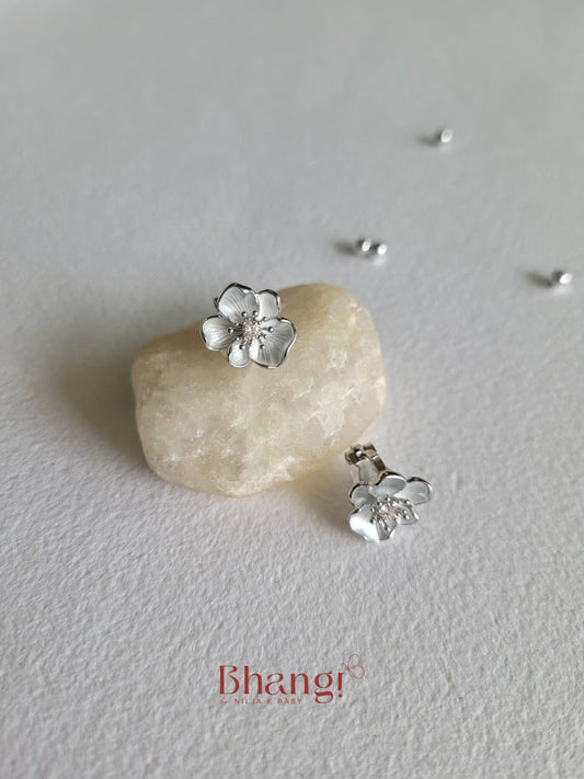 Bloom Petal Stud Earrings – Silver