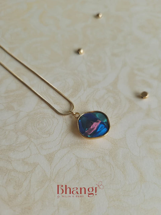 Aurora Iridescent Pendant Necklace