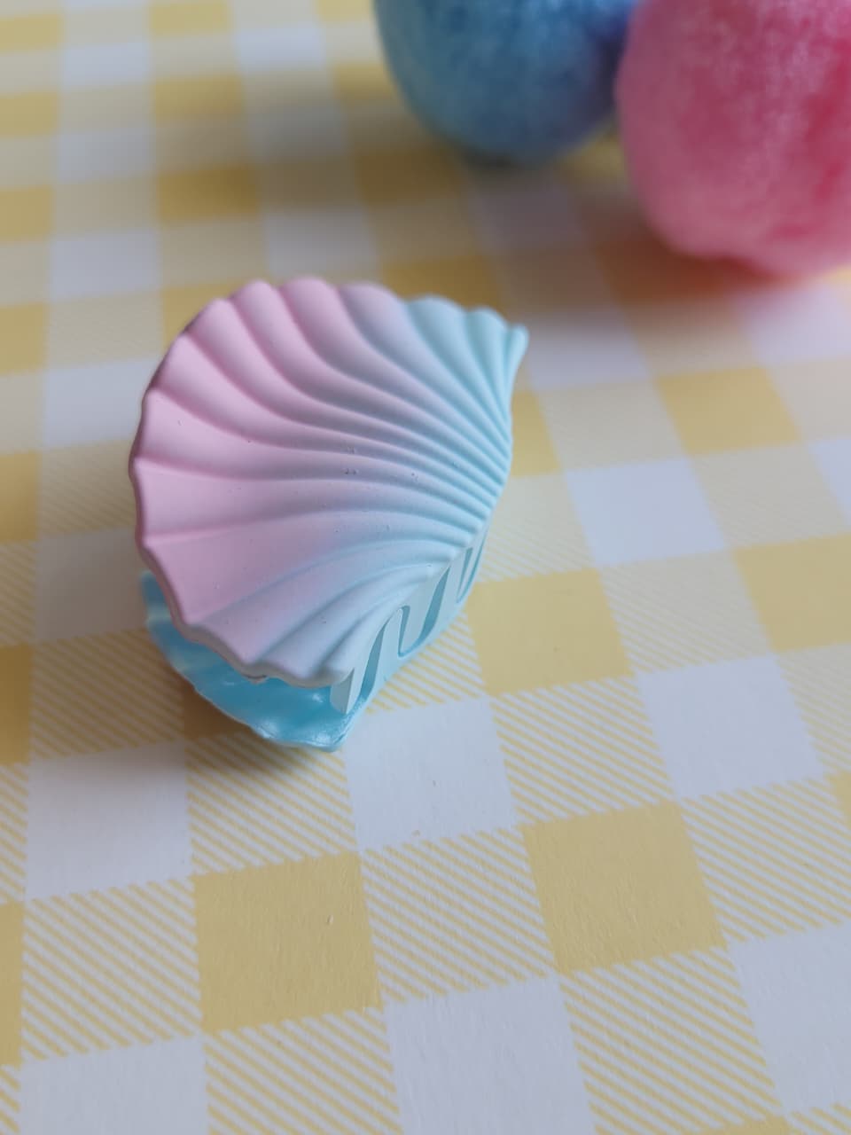 Shell Hair Claw Clip