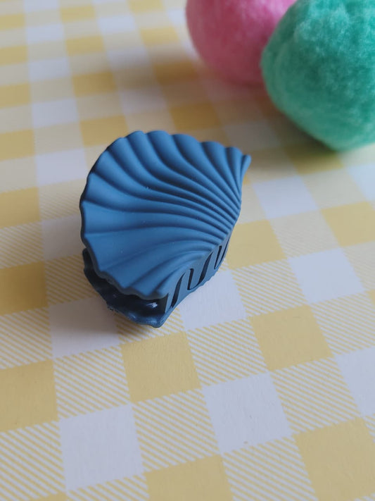 Shell Hair Claw Clip