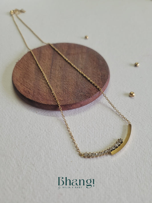 Curved Bar Necklace