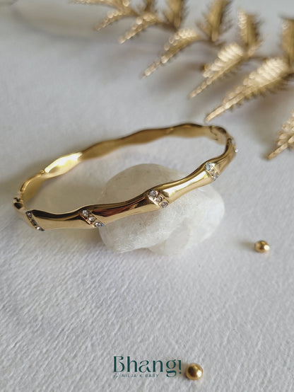 Sparkling Wave Bangle