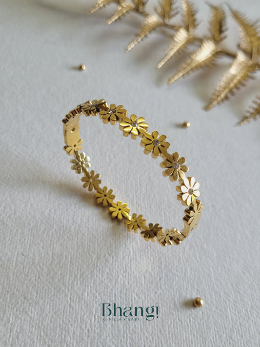 Sunny Daisy Bangle
