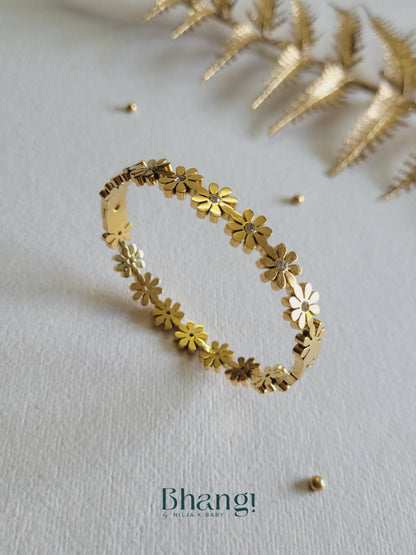 Sunny Daisy Bangle