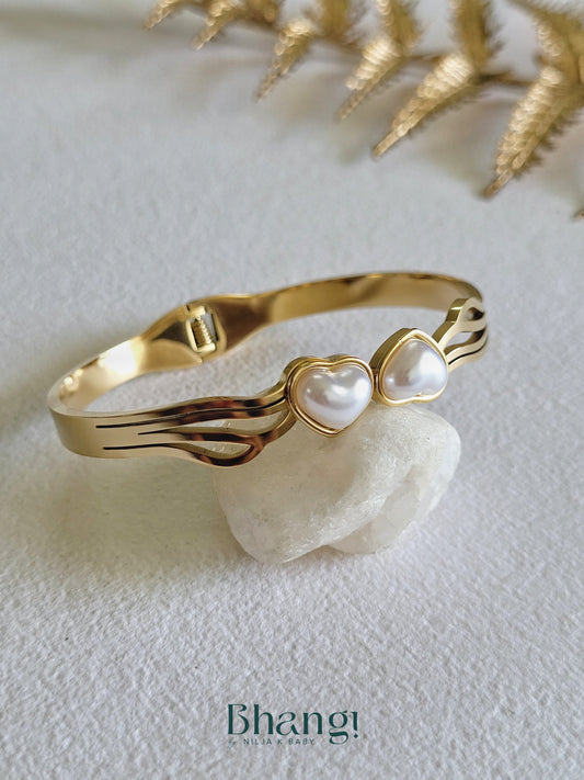 Twin Heart Pearl Bangle