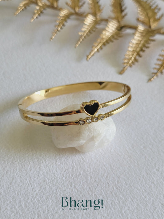 Golden Heart Whisper Bangle
