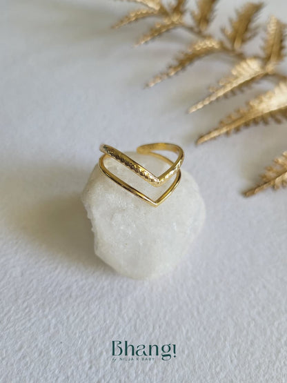 Radiant V Ring