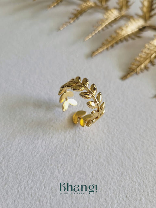 Golden Laurel Ring