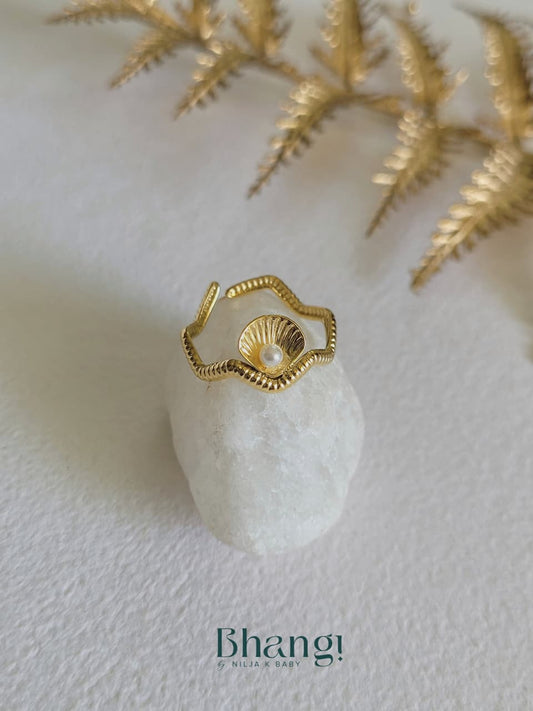Shell Pearl Hexa Ring