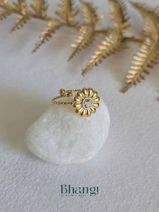 Daisy Glow Ring