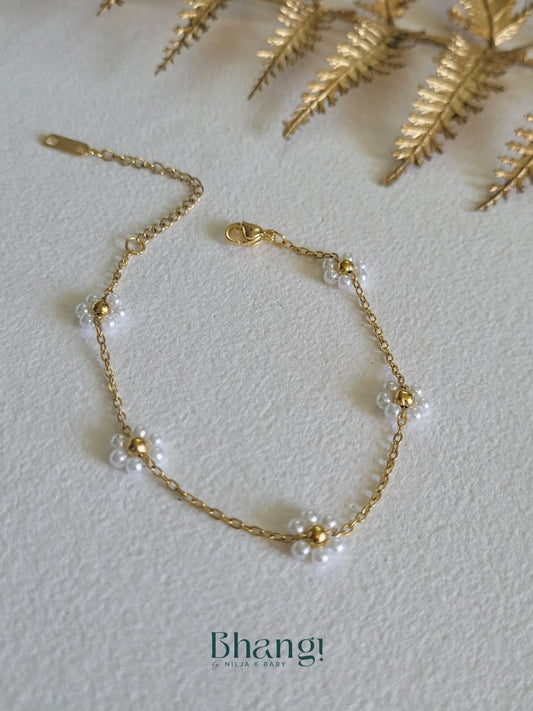 Daisy Chain Charm Bracelet