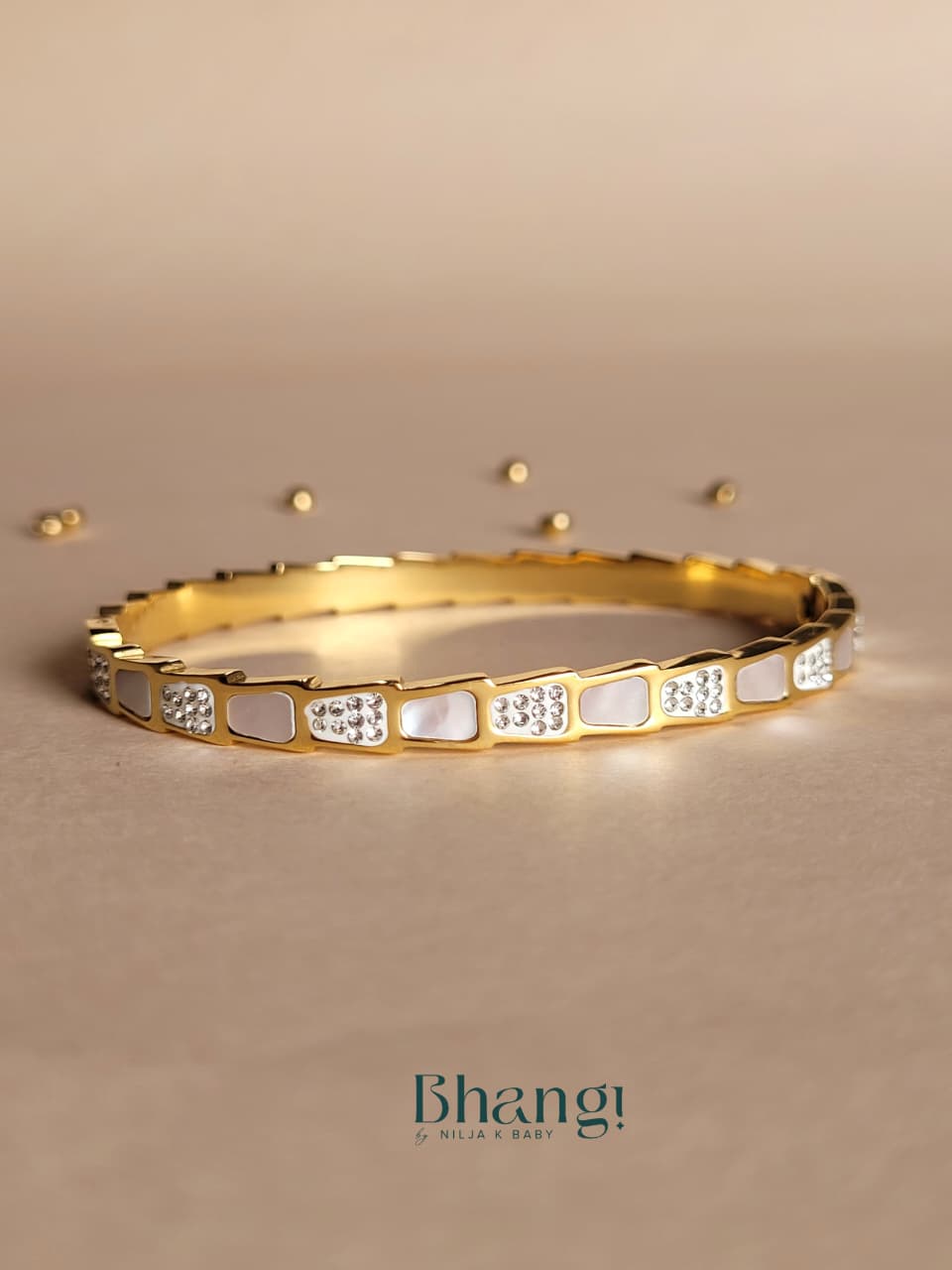 Pearl Glow Bangle