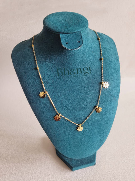 Golden Daisy Bloom Necklace