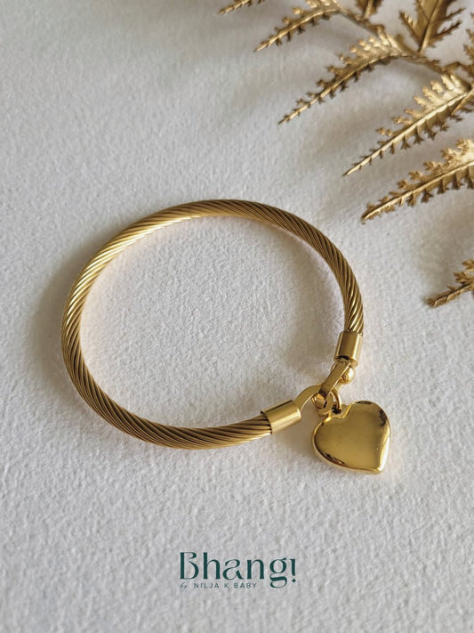 Heart Cable Charm Bangle