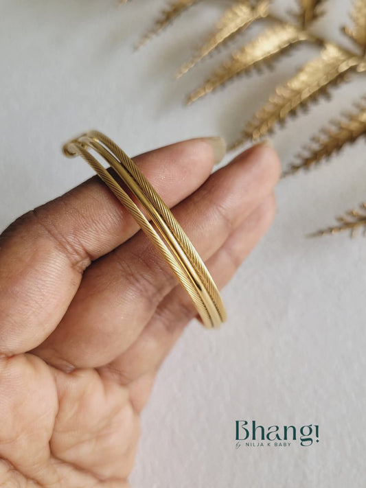 Twistline Classic Bangle
