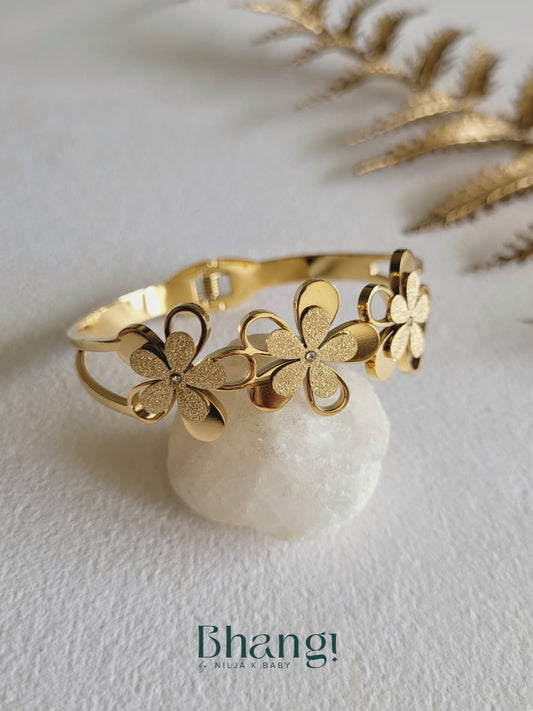 Bloomline Petal Bangle