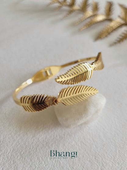 Palm Whisper Bangle