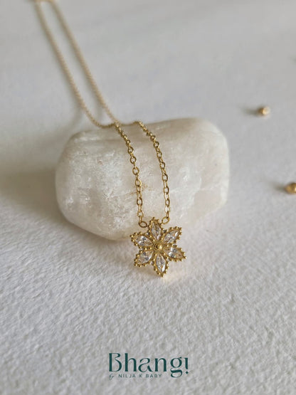 Stella Bloom Necklace