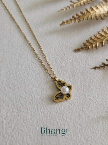 Pearl Flutter Necklace