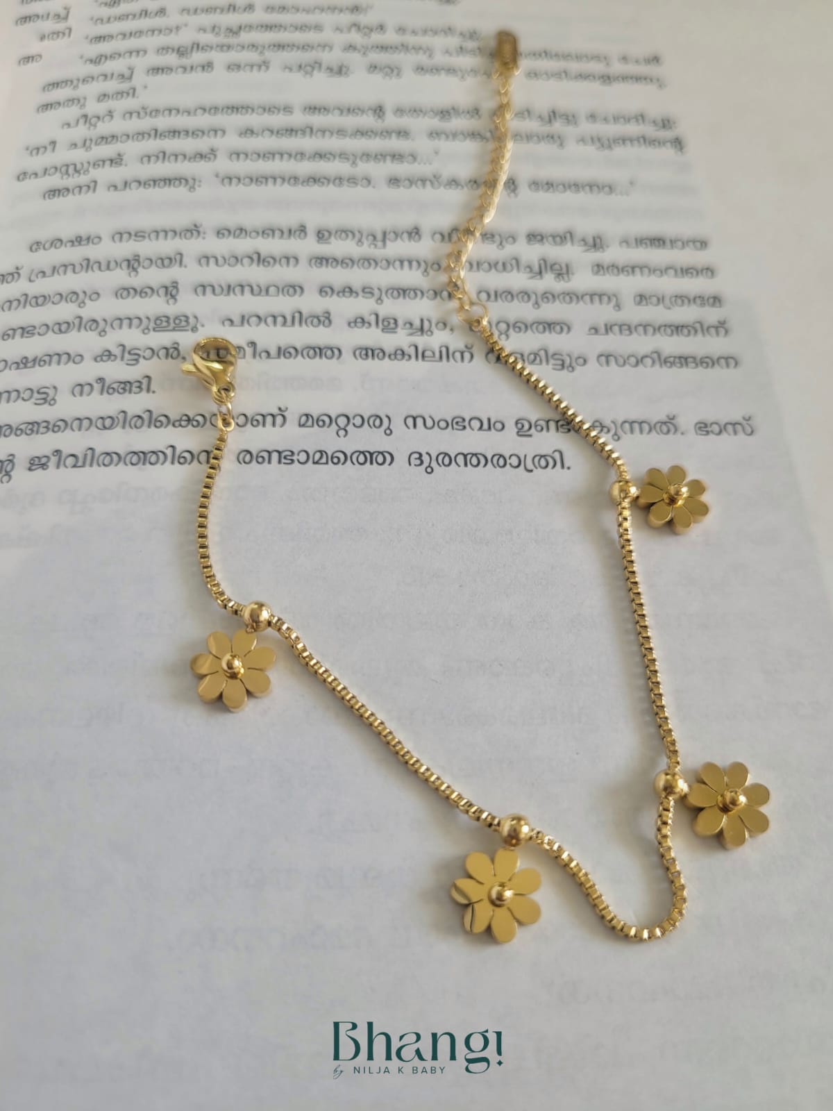 Golden Bloom Chain Bracelet