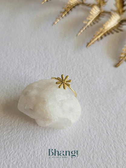Golden Daisy Whisper Ring